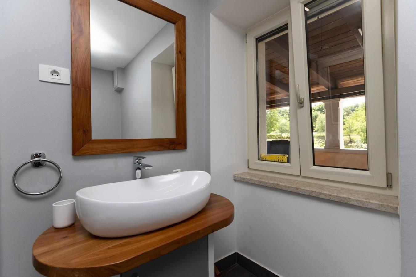 Villa Viscum In Central Istria For 8 Persons With Large Garden - Pet Friendly Pazin Extérieur photo