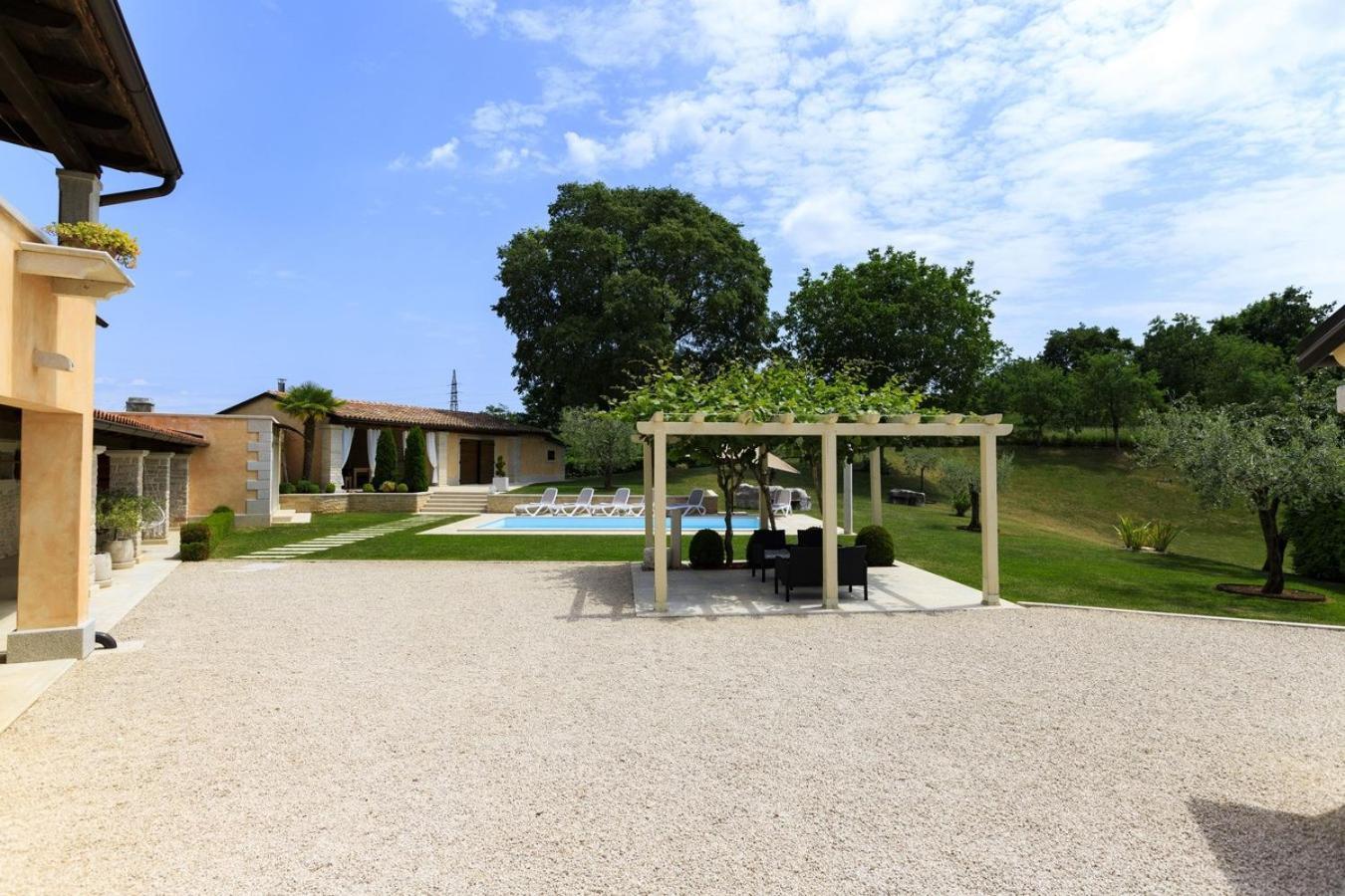 Villa Viscum In Central Istria For 8 Persons With Large Garden - Pet Friendly Pazin Extérieur photo