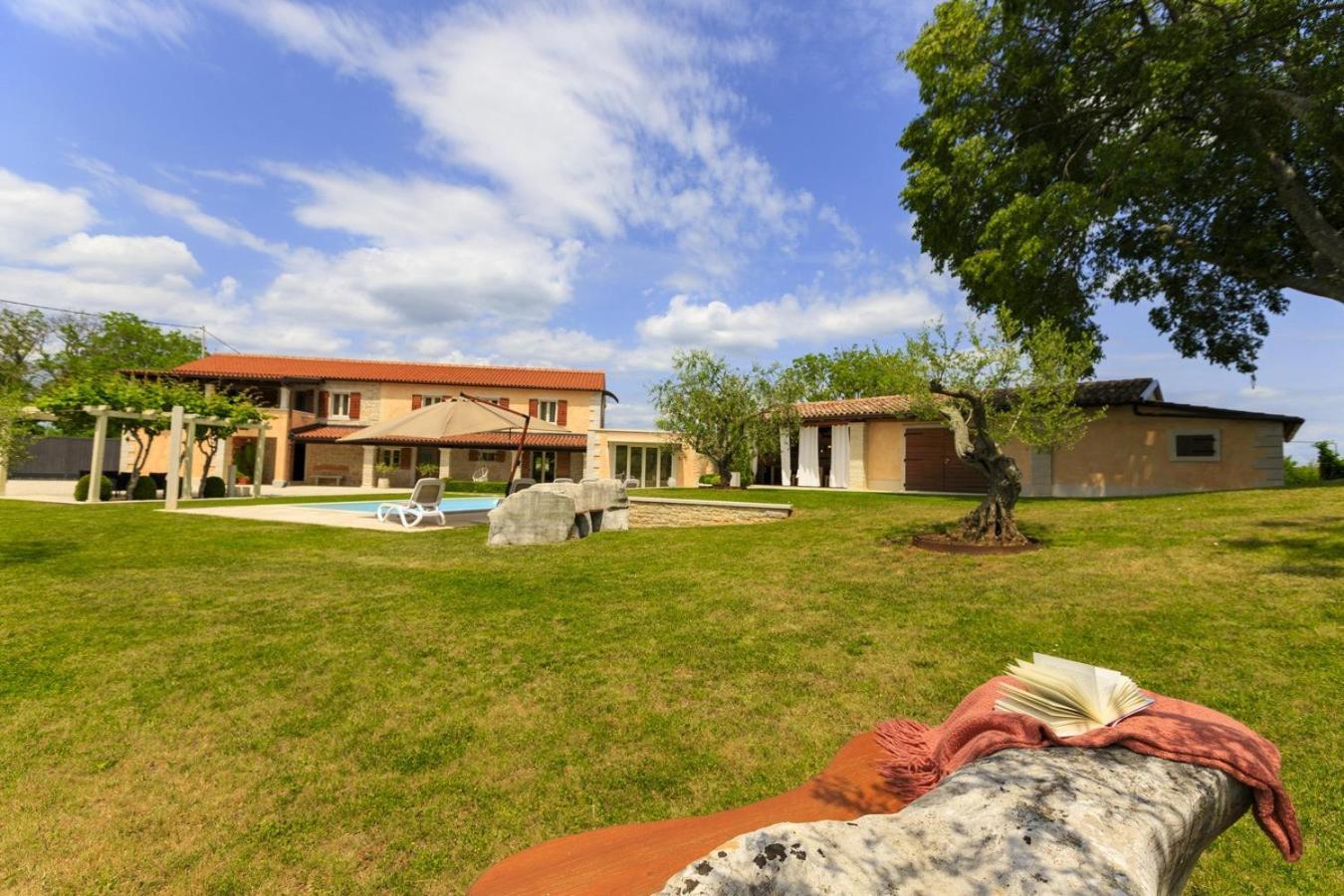 Villa Viscum In Central Istria For 8 Persons With Large Garden - Pet Friendly Pazin Extérieur photo
