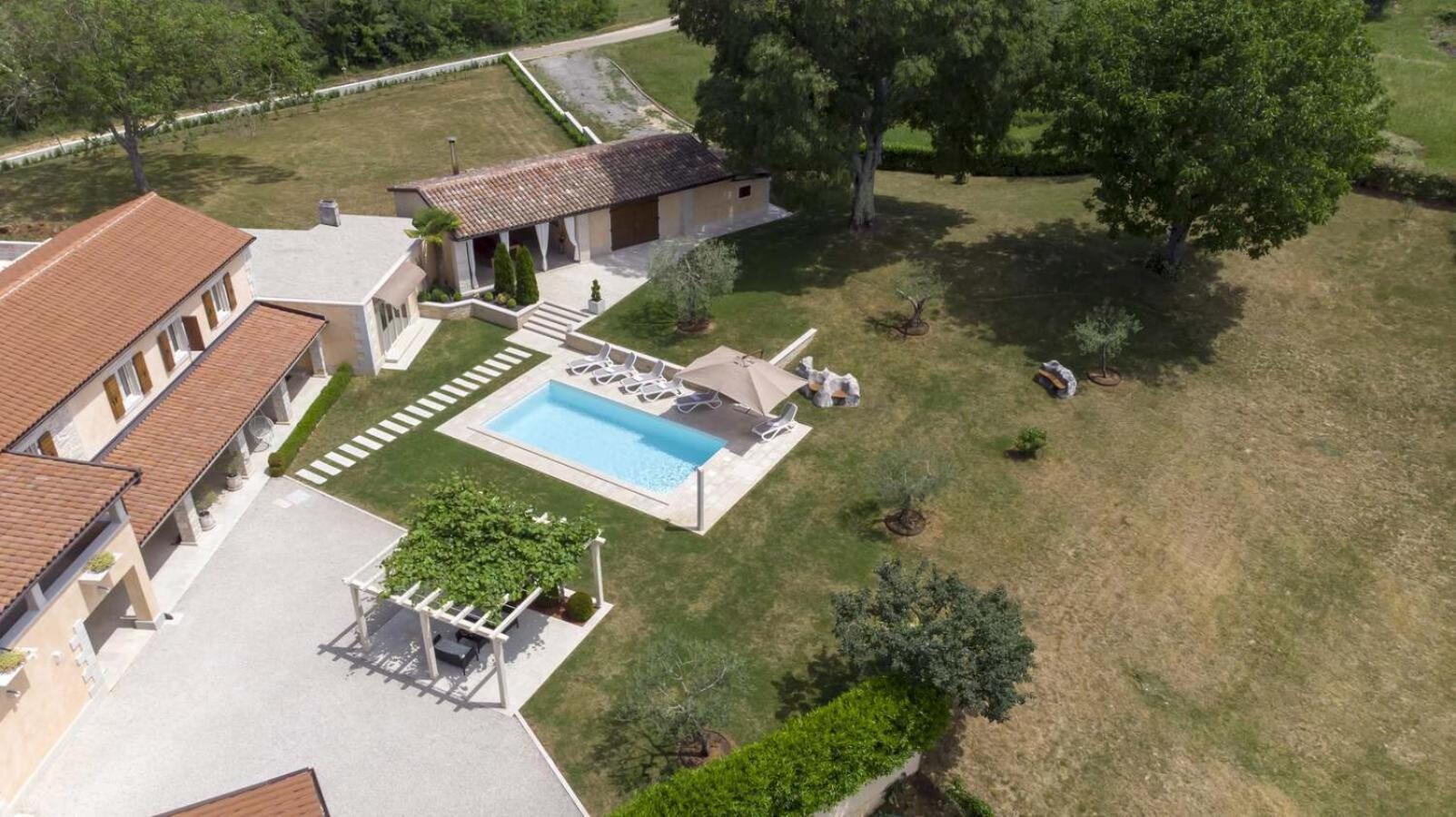 Villa Viscum In Central Istria For 8 Persons With Large Garden - Pet Friendly Pazin Extérieur photo