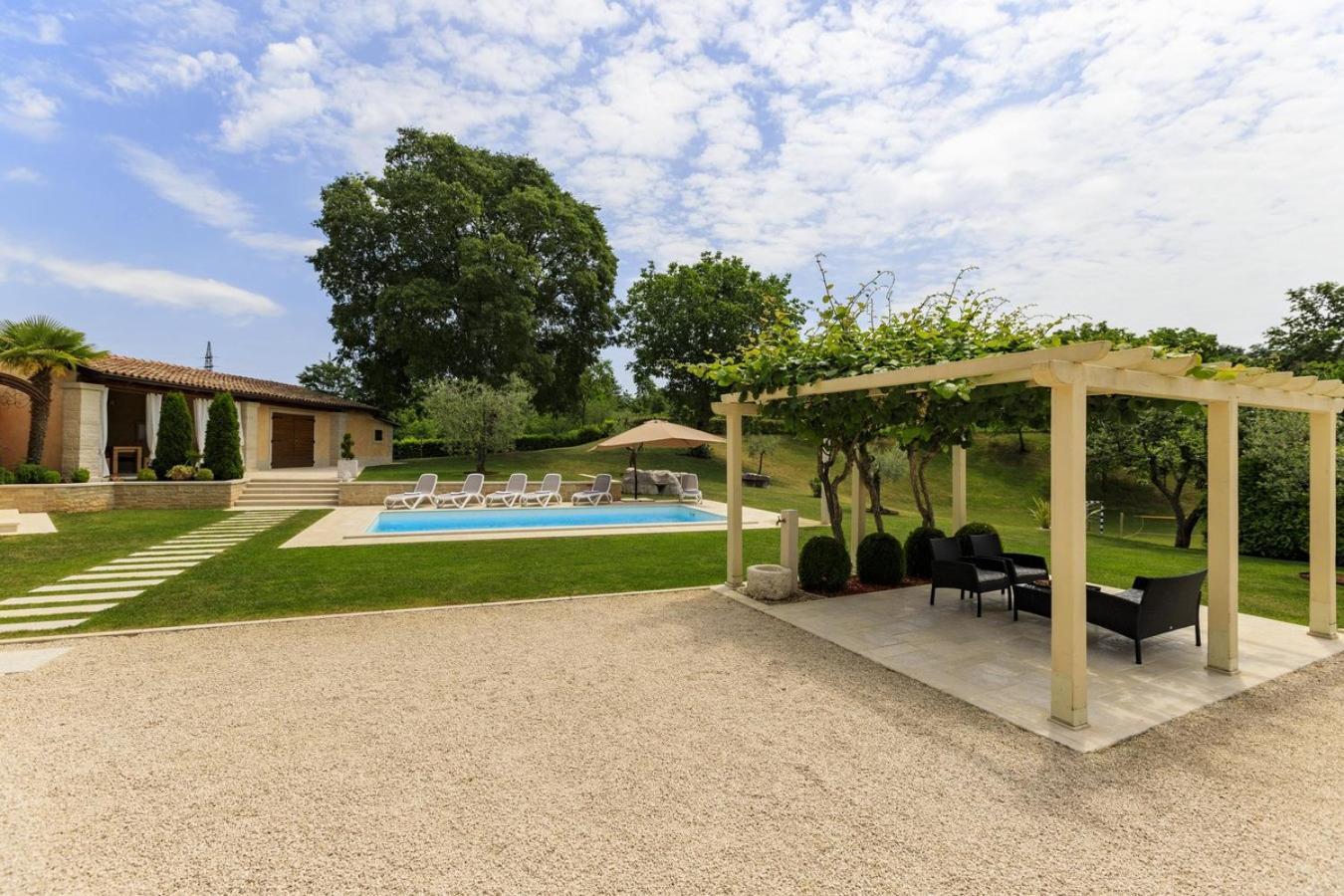Villa Viscum In Central Istria For 8 Persons With Large Garden - Pet Friendly Pazin Extérieur photo